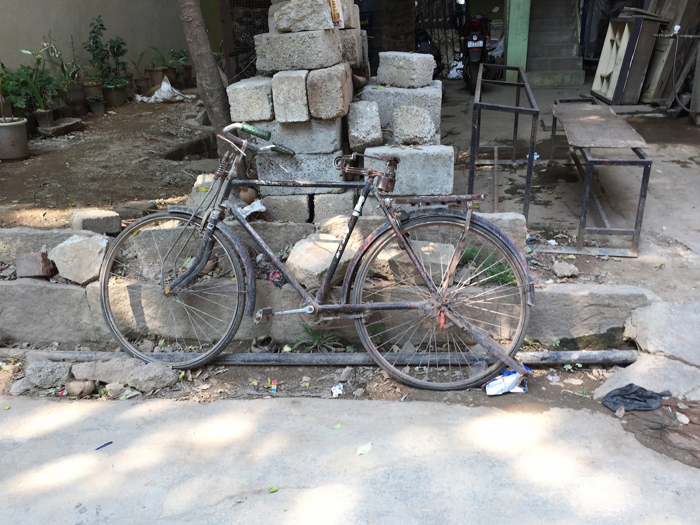 Old bike in the alleyway near the orphanage, thought looked cool for some reason.